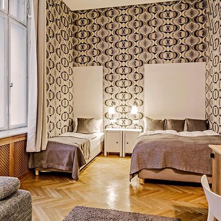 The Cream Bed & Breakfast Budapest Exterior photo