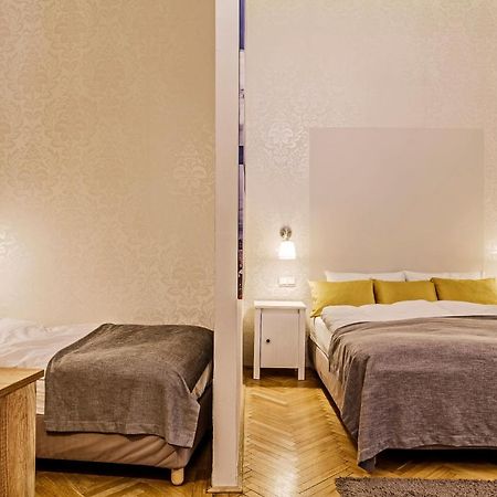 The Cream Bed & Breakfast Budapest Exterior photo