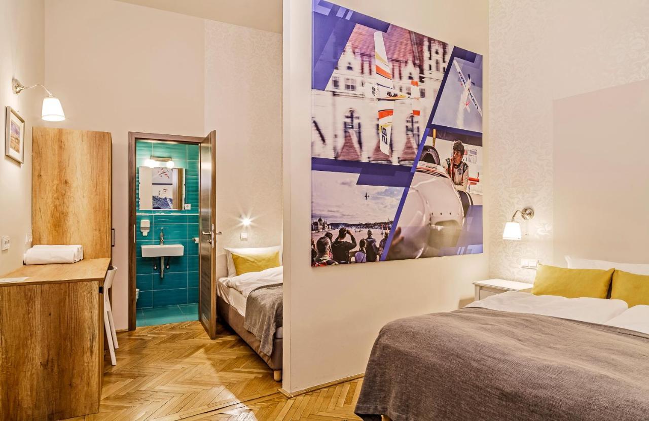 The Cream Bed & Breakfast Budapest Exterior photo