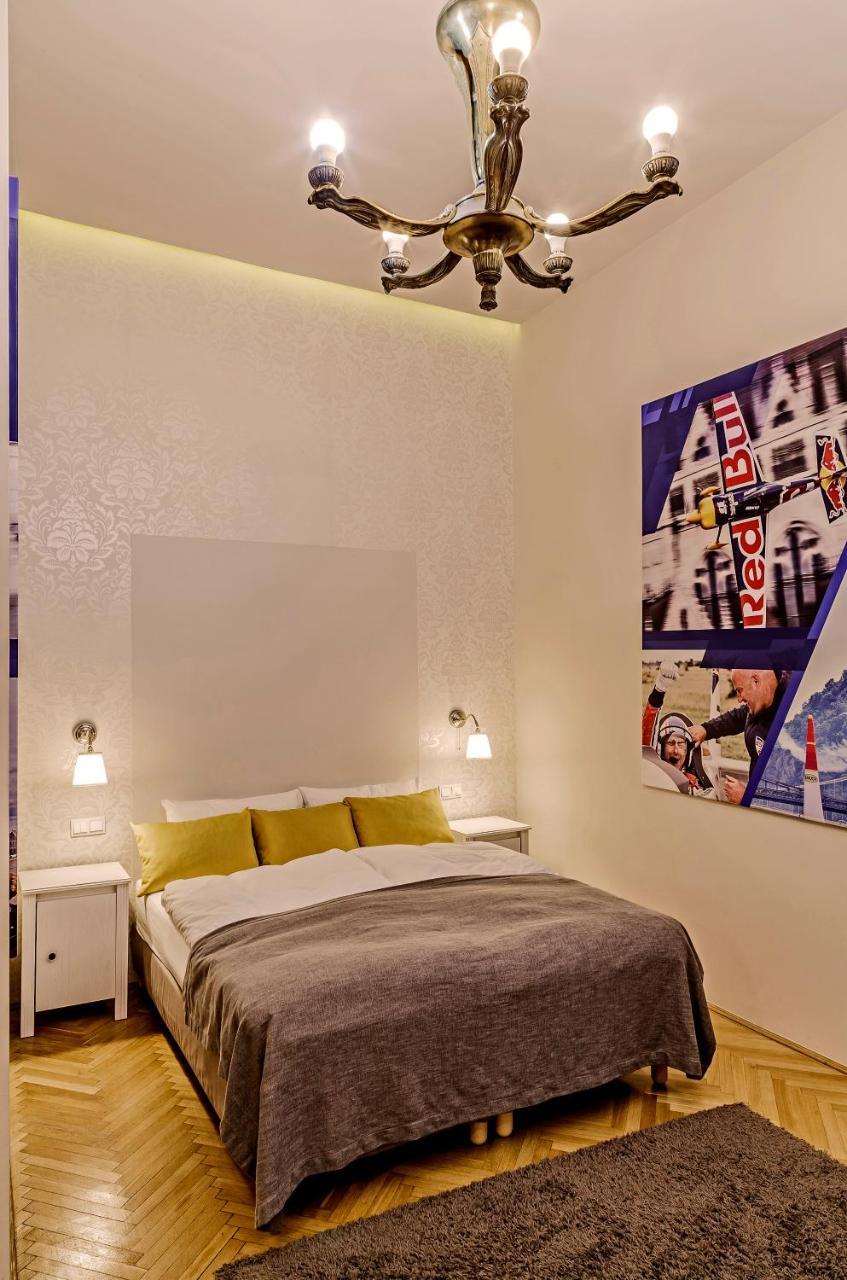 The Cream Bed & Breakfast Budapest Exterior photo